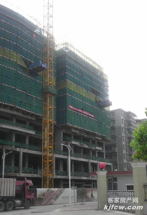 大埔独有“深圳速度” 中华广场主体建至15层